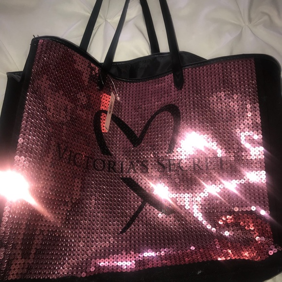 Victoria Secret Summer glam tote! - Picture 1 of 3